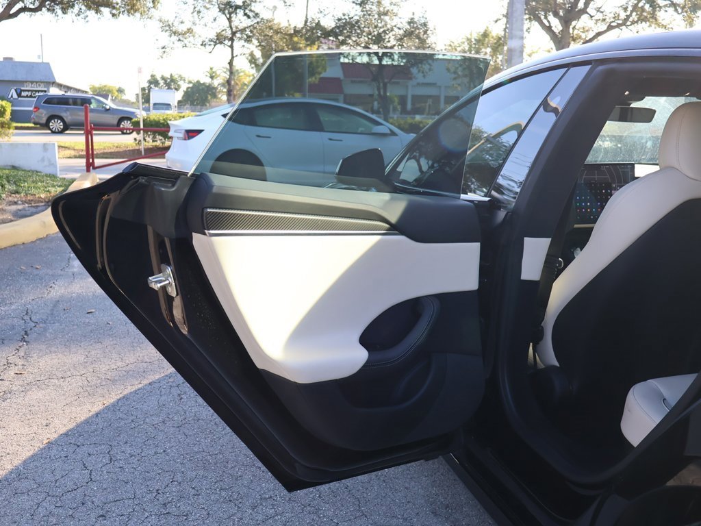 Used 2023 Tesla Model S Plaid image 29