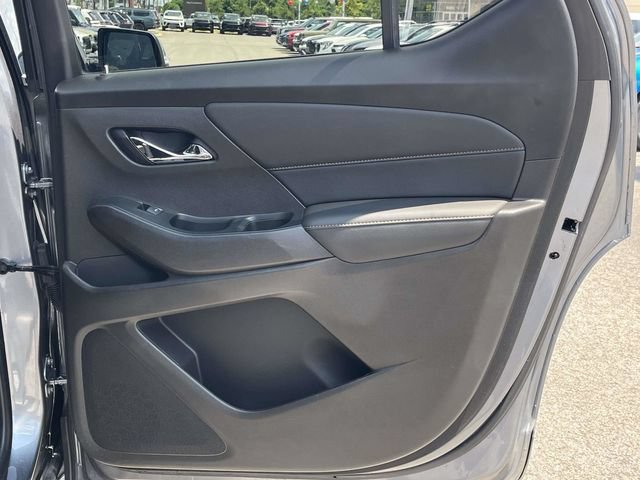 Used 2021 Chevrolet Traverse RS w/ LPO, Floor Liner Package FWD image 24