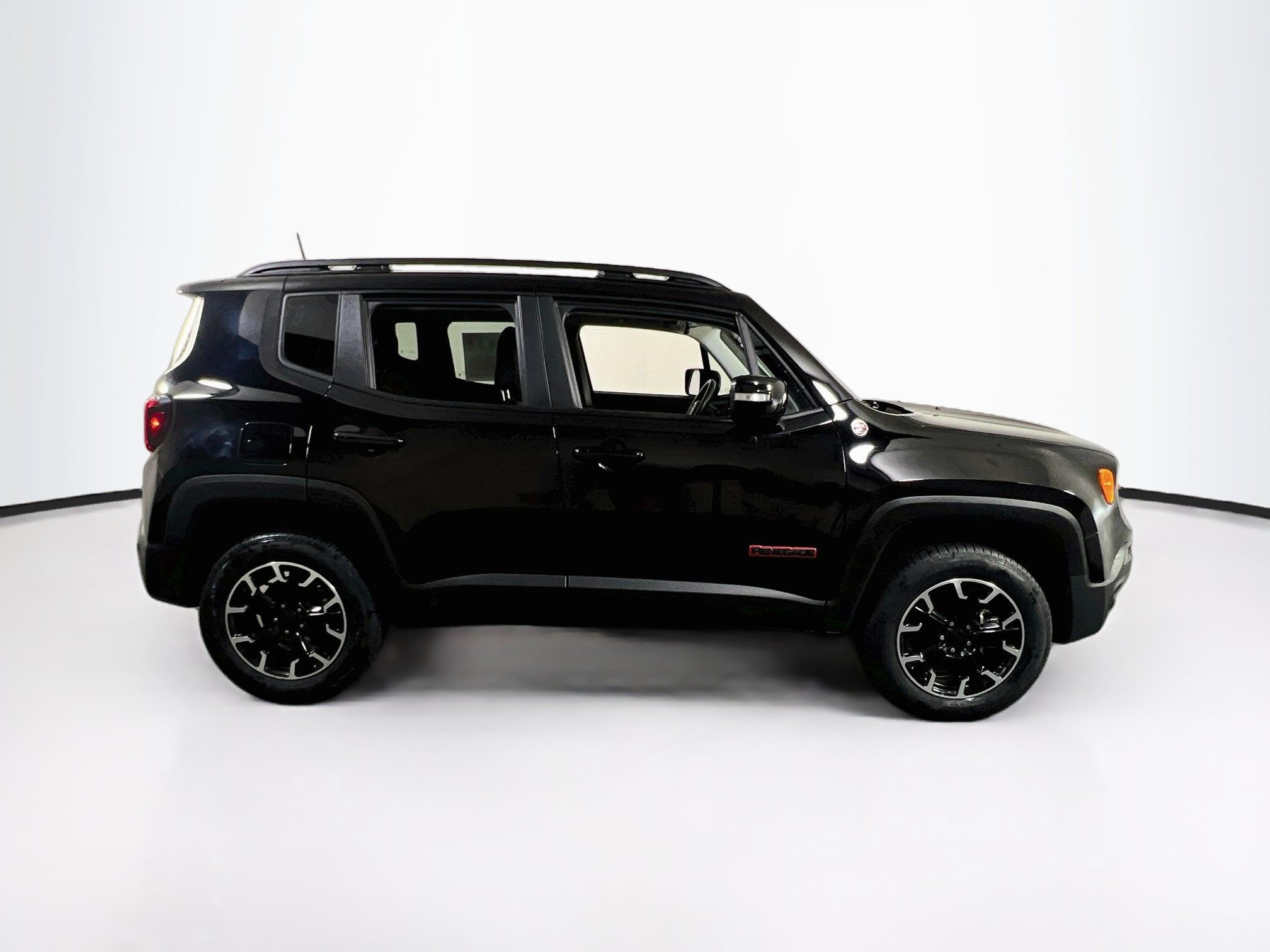 Used 2023 Jeep Renegade Trailhawk w/ Sun/Sound Group AWD/4WD image 4
