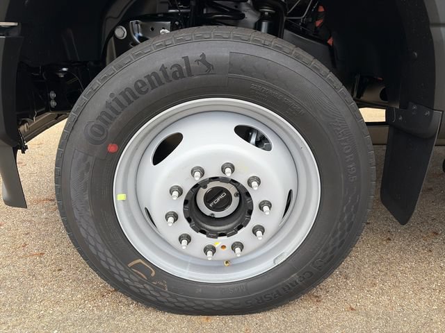 New 2026 Ford F550 4x4 Crew Cab image 23