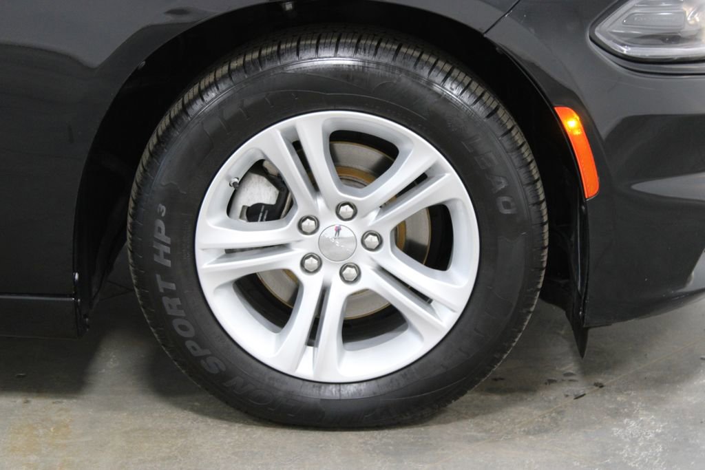 Used 2022 Dodge Charger SXT image 11