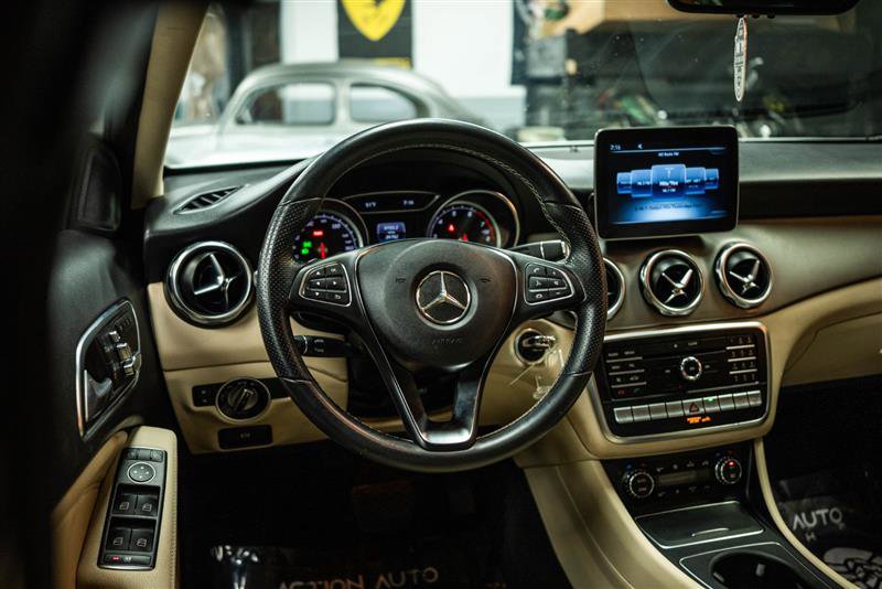 Used 2020 Mercedes-Benz GLA 250 4MATIC image 17
