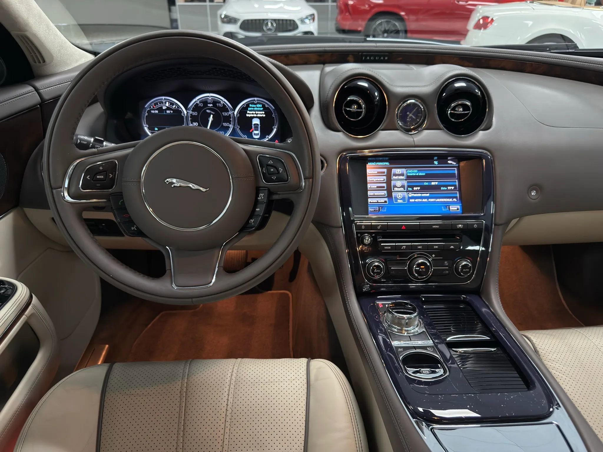Used 2012 Jaguar XJ image 23