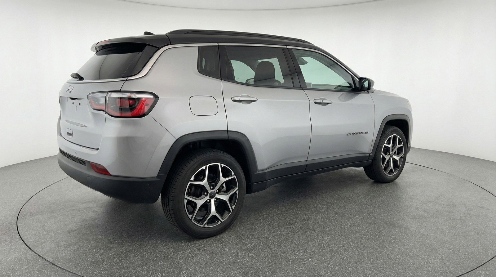 Used 2025 Jeep Compass Limited AWD/4WD image 9