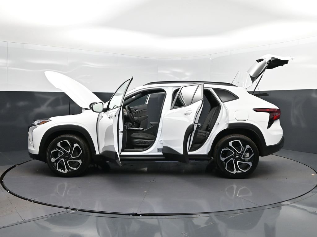 New 2026 Chevrolet Trax RS w/ Sunroof Package FWD image 45