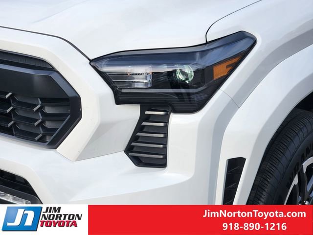 Used 2025 Toyota Tacoma TRD Sport image 11