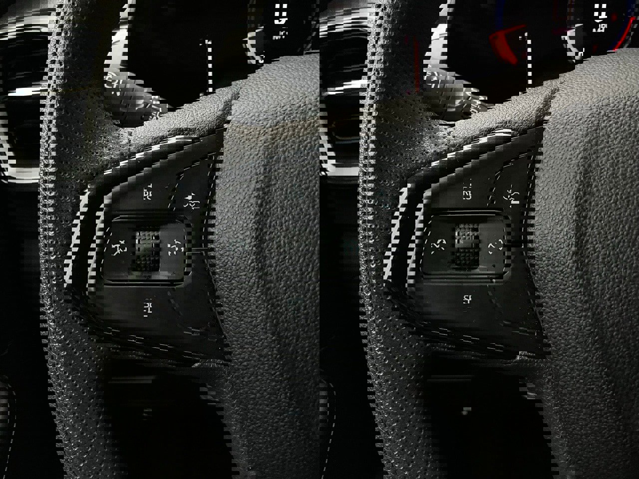 Used 2025 Chevrolet TrailBlazer LT image 30