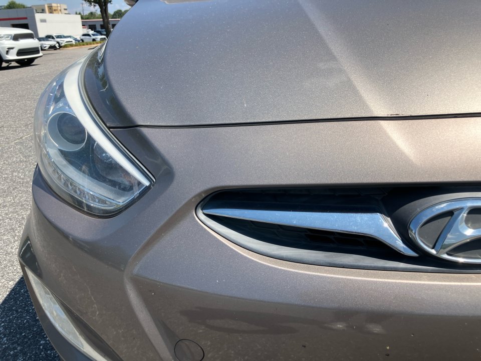 Used 2014 Hyundai Accent SE w/ Option Group 3 FWD image 25