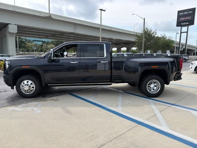 New 2026 GMC Sierra 3500 Denali Ultimate w/ LPO, Black Badging Package AWD/4WD image 4