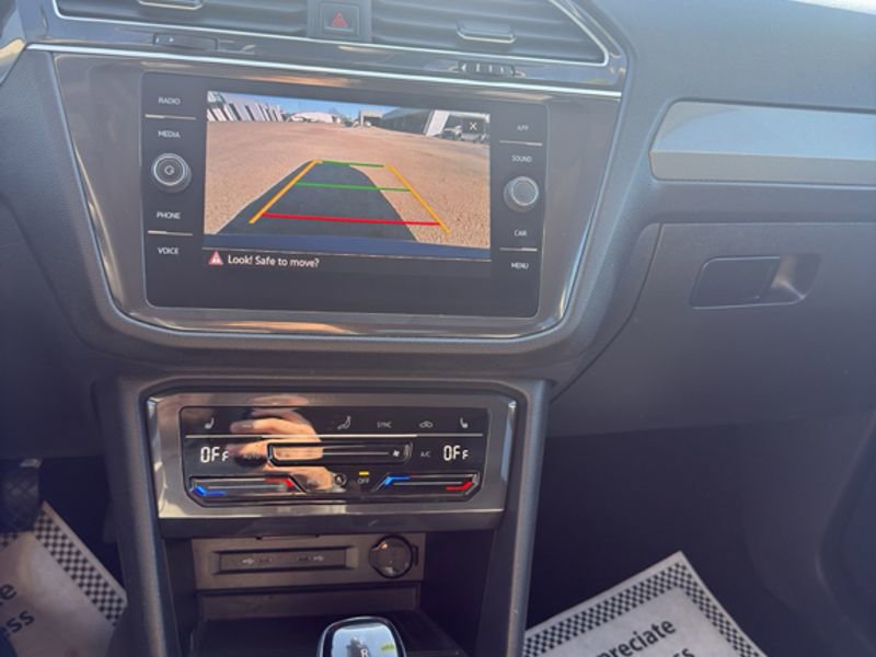 Used 2024 Volkswagen Tiguan SE image 36