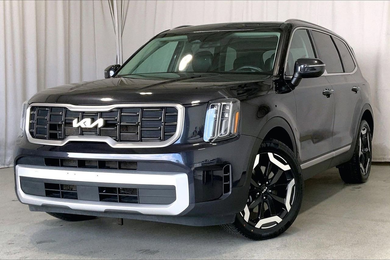 Used 2025 Kia Telluride S FWD image 11
