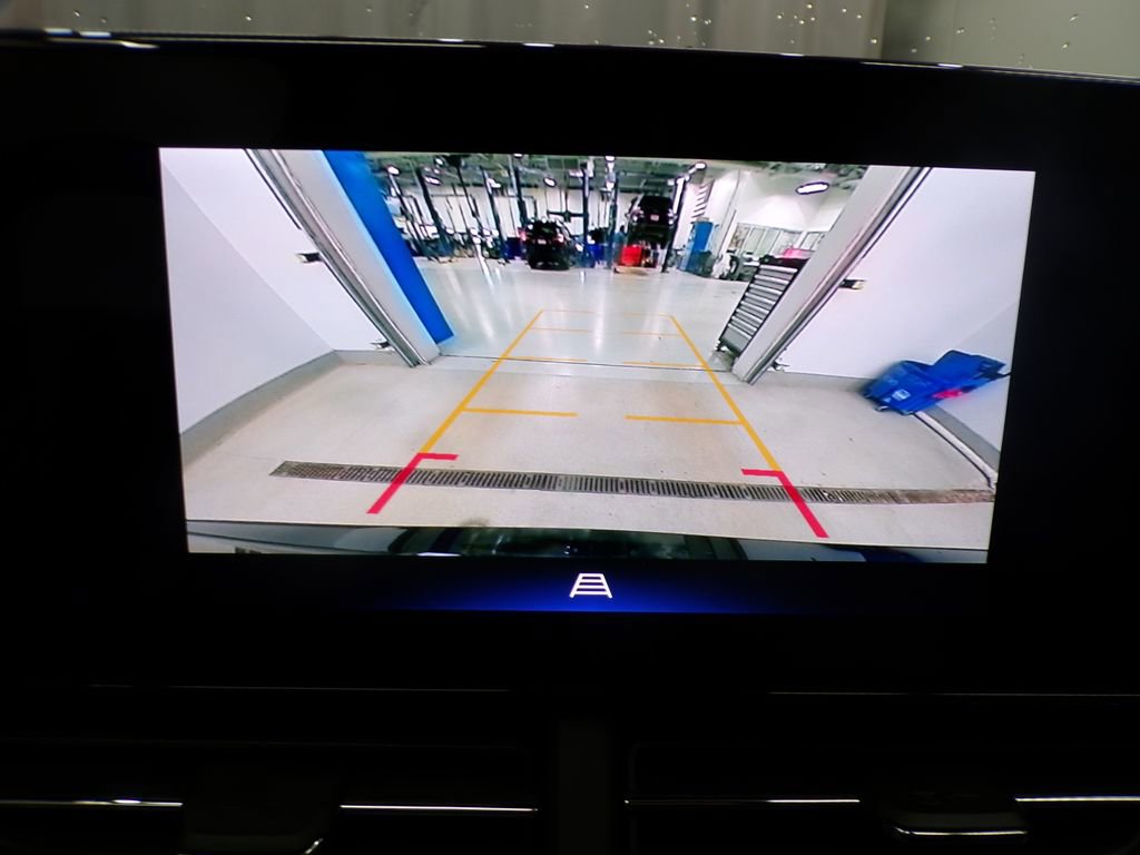 Used 2025 Chevrolet Trax LT w/ Driver Confidence Package FWD image 24