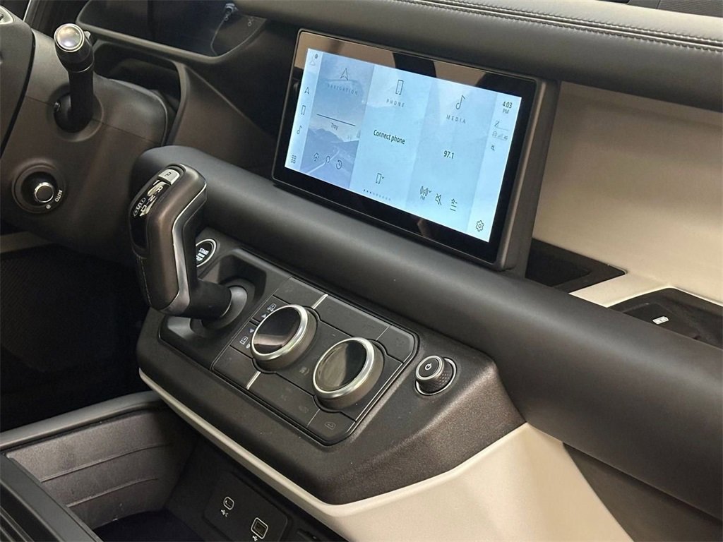 Used 2020 Land Rover Defender 110 First Edition image 19