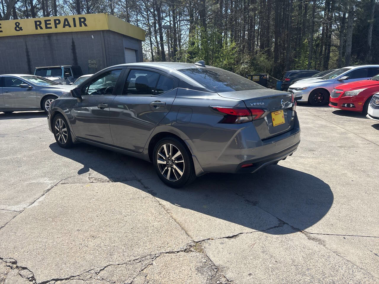 Used 2021 Nissan Versa SV image 10