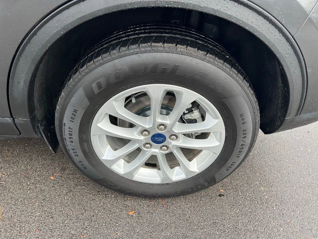 Used 2020 Ford Escape SE image 13