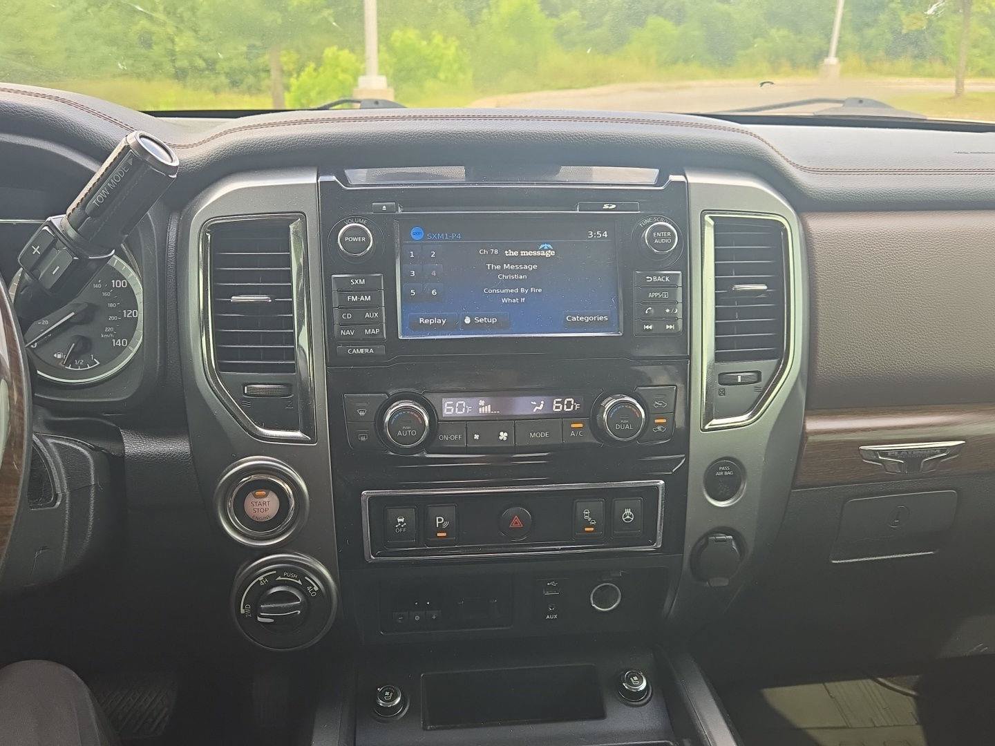 Used 2017 Nissan Titan Platinum Reserve AWD/4WD image 19
