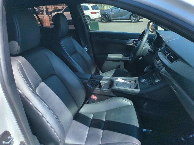 Used 2015 Lexus CT 200h w/ F Sport w/Nuluxe Interior FWD image 29