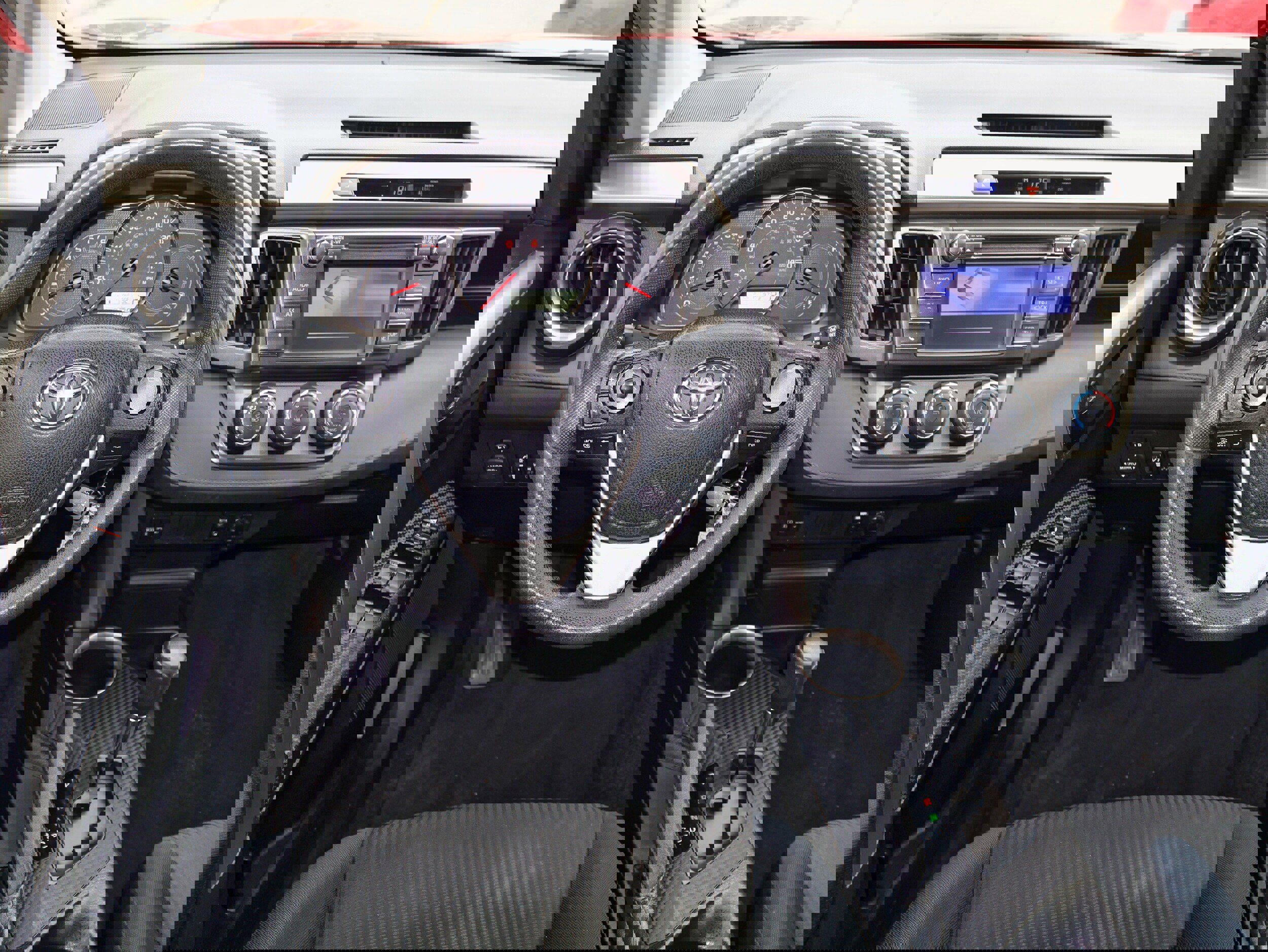 Used 2014 Toyota RAV4 LE image 15