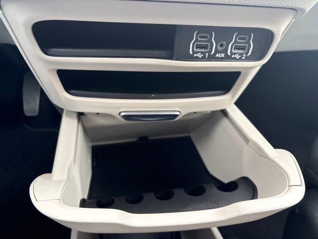Used 2023 Chrysler Pacifica Touring-L FWD image 29