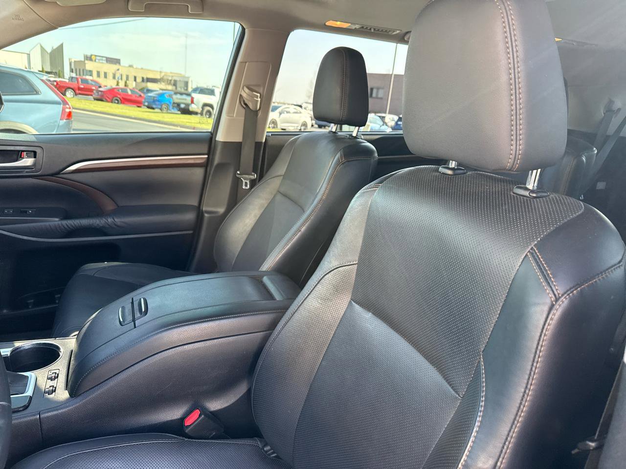 Used 2014 Toyota Highlander Limited image 36