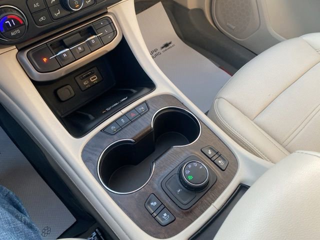 Used 2022 GMC Acadia Denali w/ Denali Ultimate Package AWD/4WD image 18
