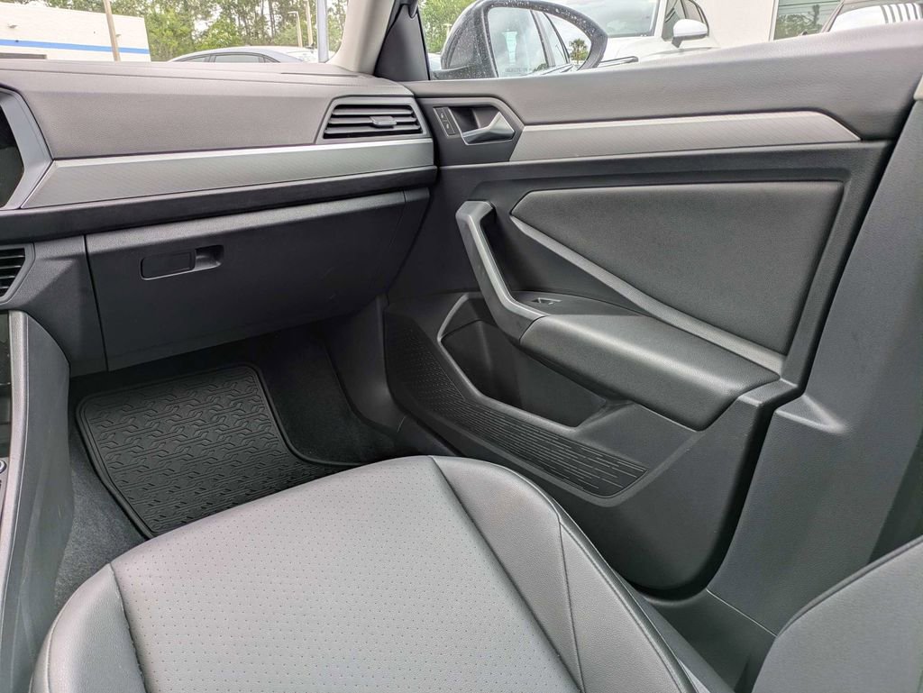 Used 2019 Volkswagen Jetta SE FWD image 18