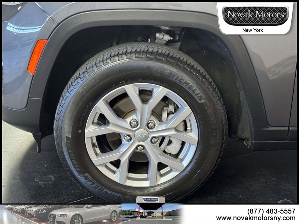 Used 2022 Jeep Grand Cherokee Limited image 9