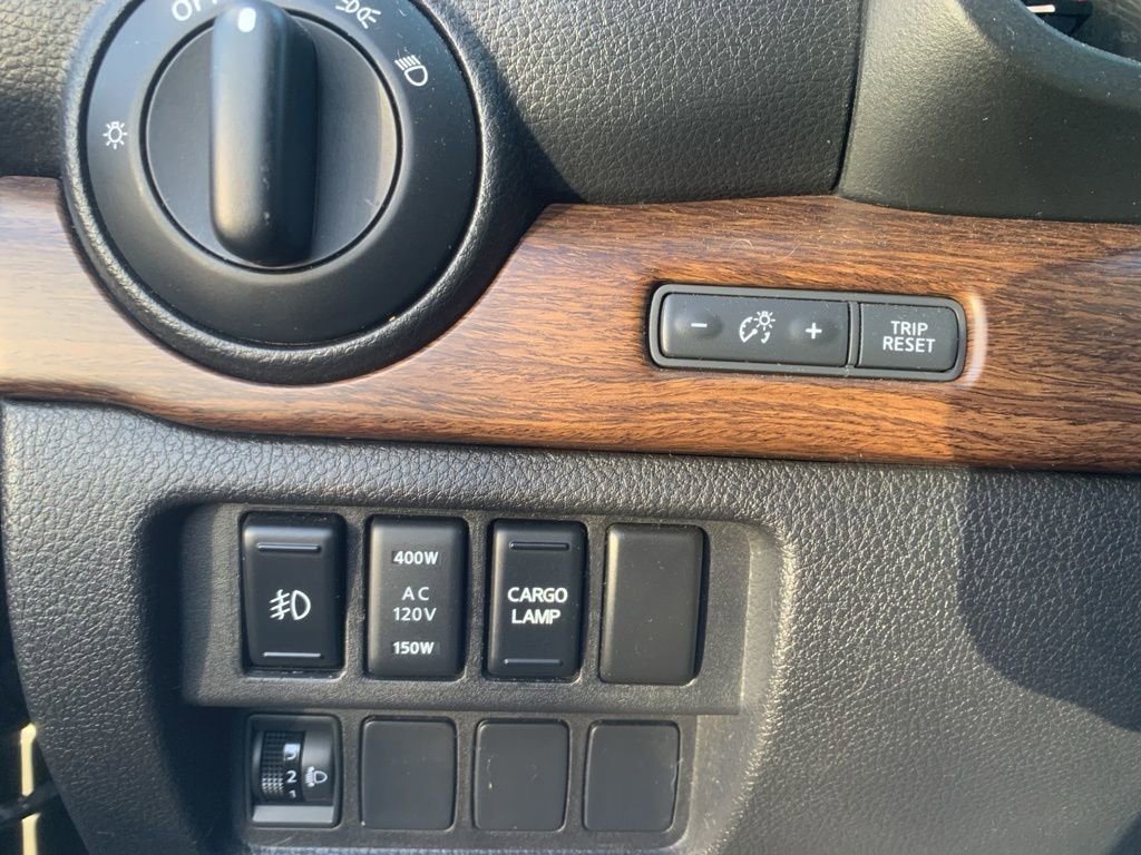 Used 2016 Nissan Titan Platinum Reserve image 17