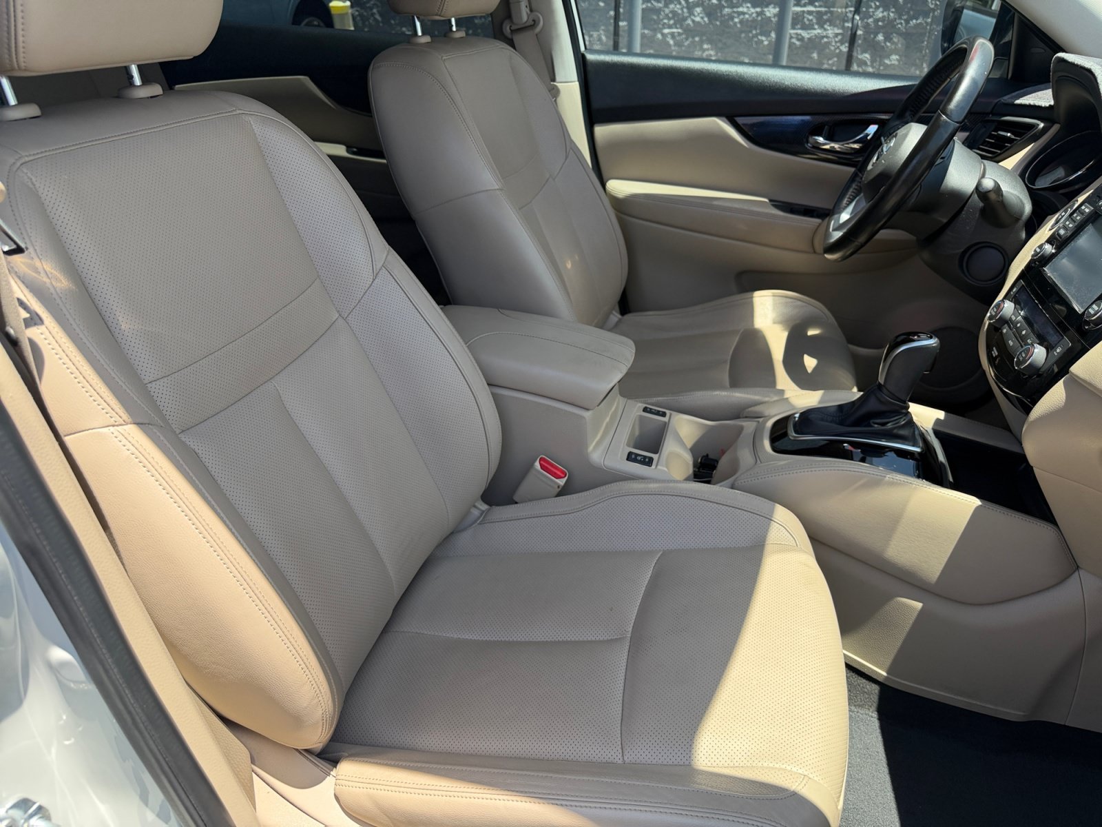 Used 2017 Nissan Rogue SL w/ SL Premium Package FWD image 28