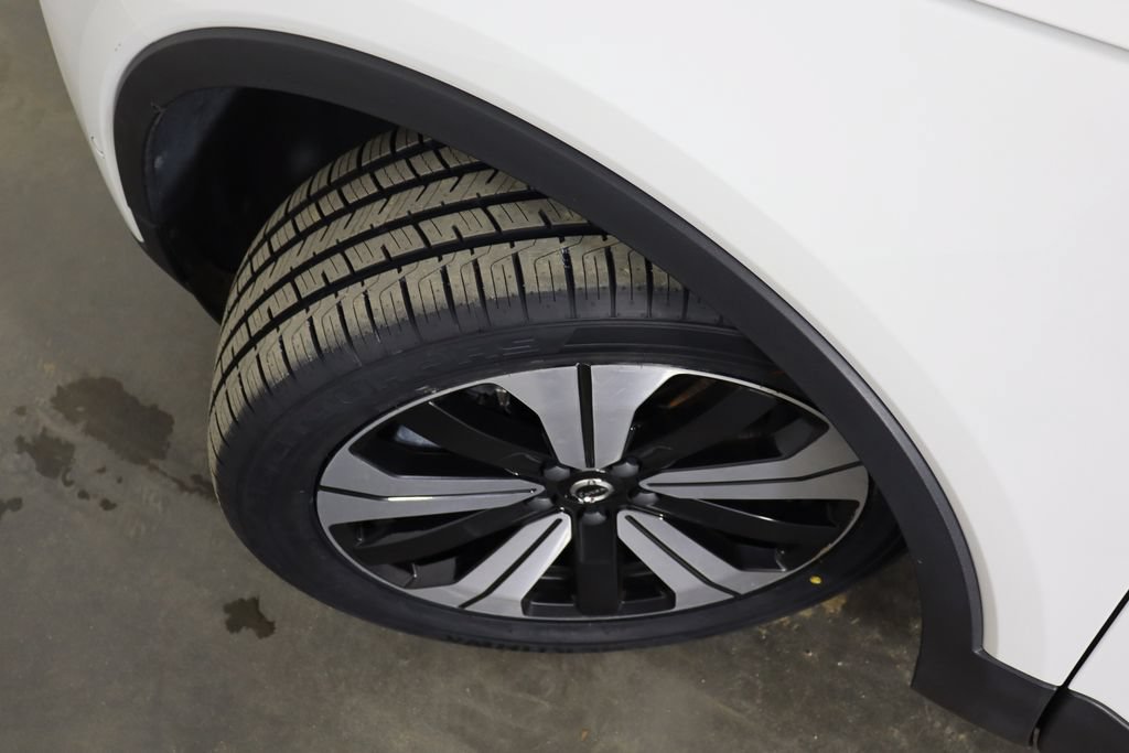 Used 2023 Volvo XC40 Recharge Plus AWD/4WD image 38