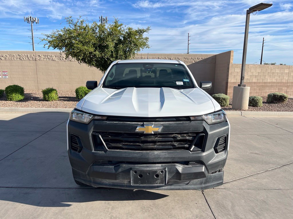 Used 2025 Chevrolet Colorado W/T RWD image 2