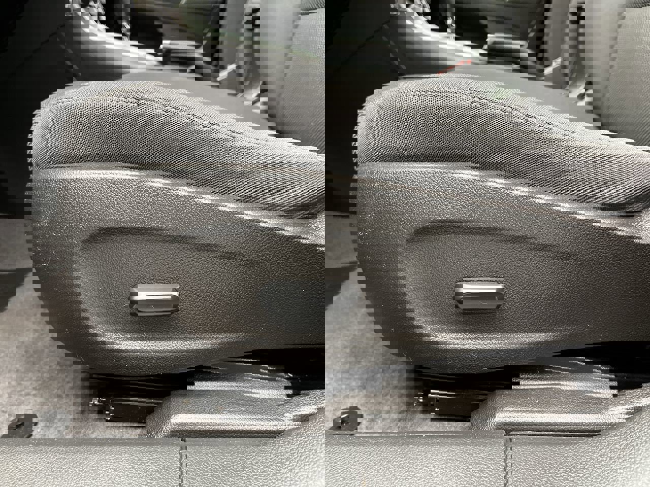 Used 2013 Chevrolet Cruze LT w/ Enhanced Safety Package FWD image 9