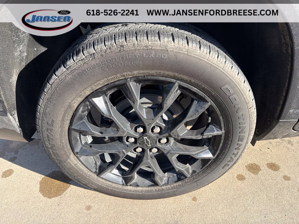 Used 2025 Chevrolet Traverse LT w/ Midnight/Sport Edition FWD image 8
