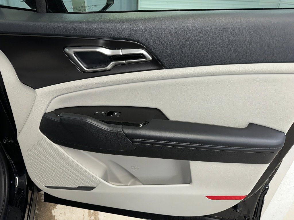Used 2023 Kia Sportage EX image 29
