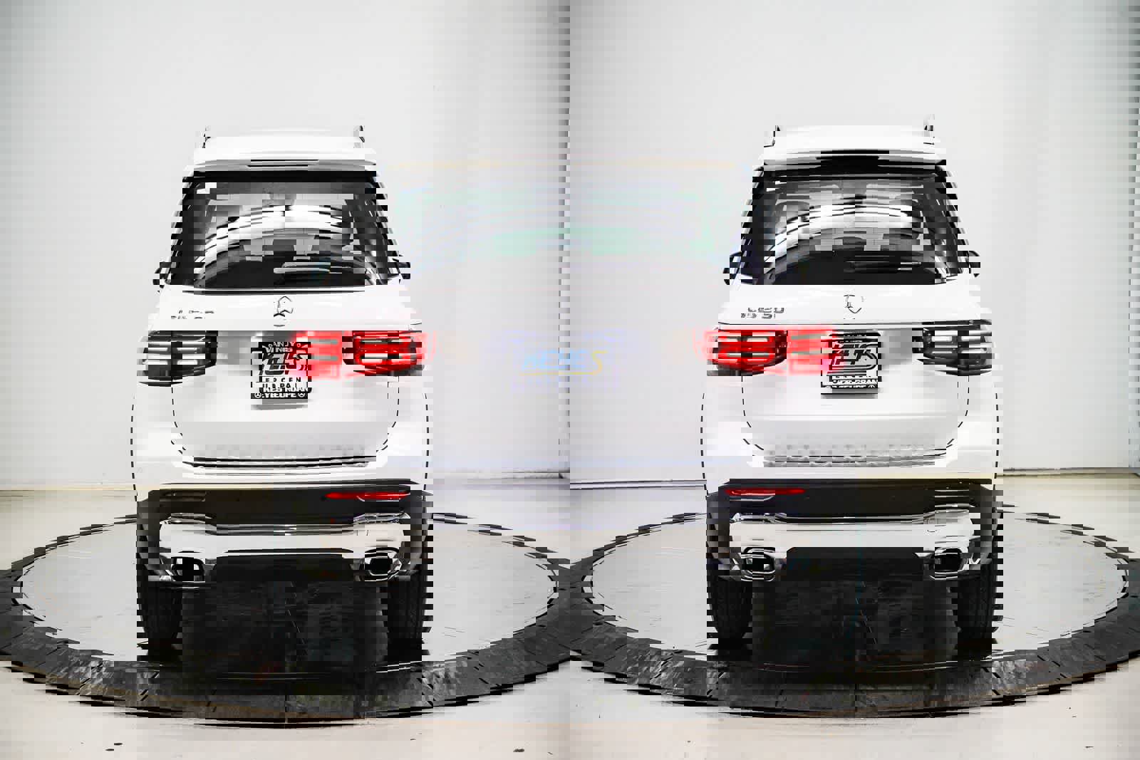 Used 2026 Mercedes-Benz GLB 250 image 3