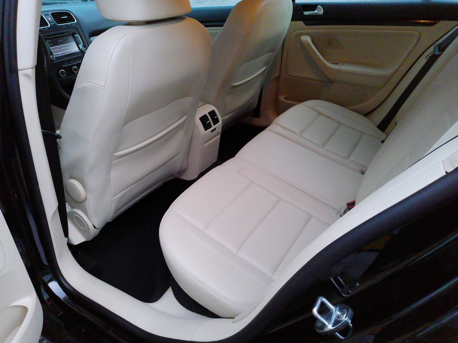 Used 2014 Volkswagen Jetta TDI FWD image 25