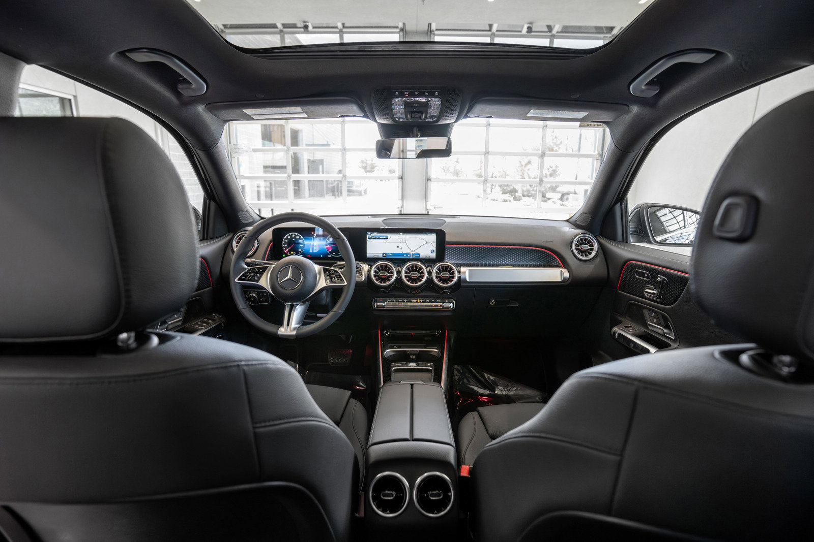 Used 2024 Mercedes-Benz GLB 250 w/ Exclusive Package image 26