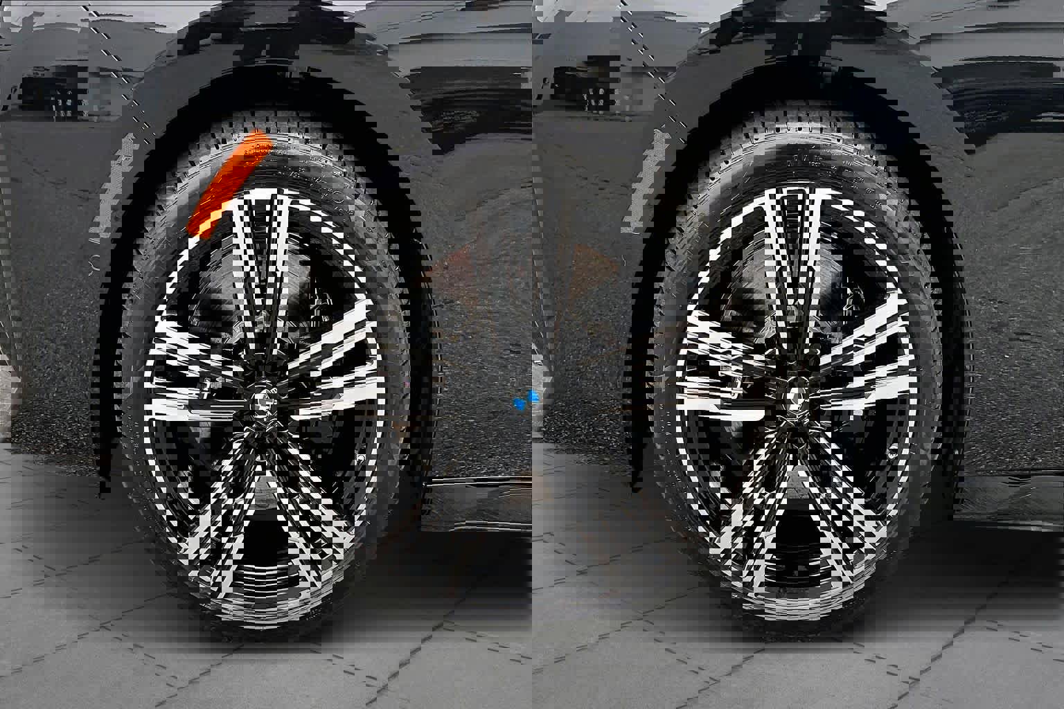 Used 2023 BMW 740i 740i w/ Parking Assistance Package image 10