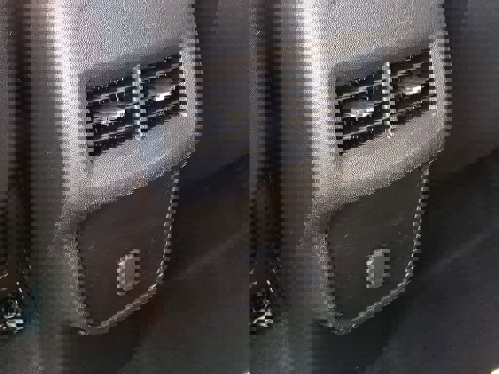 Used 2018 Chevrolet Equinox LT image 25