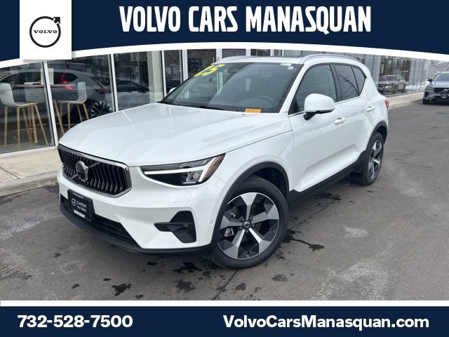 Certified 2025 Volvo XC40 B5 Plus image 1