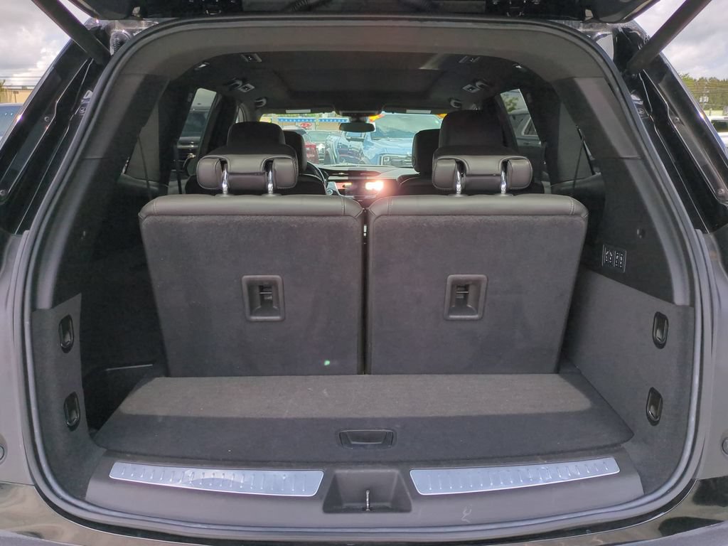 Used 2025 Cadillac XT6 Premium Luxury FWD image 14