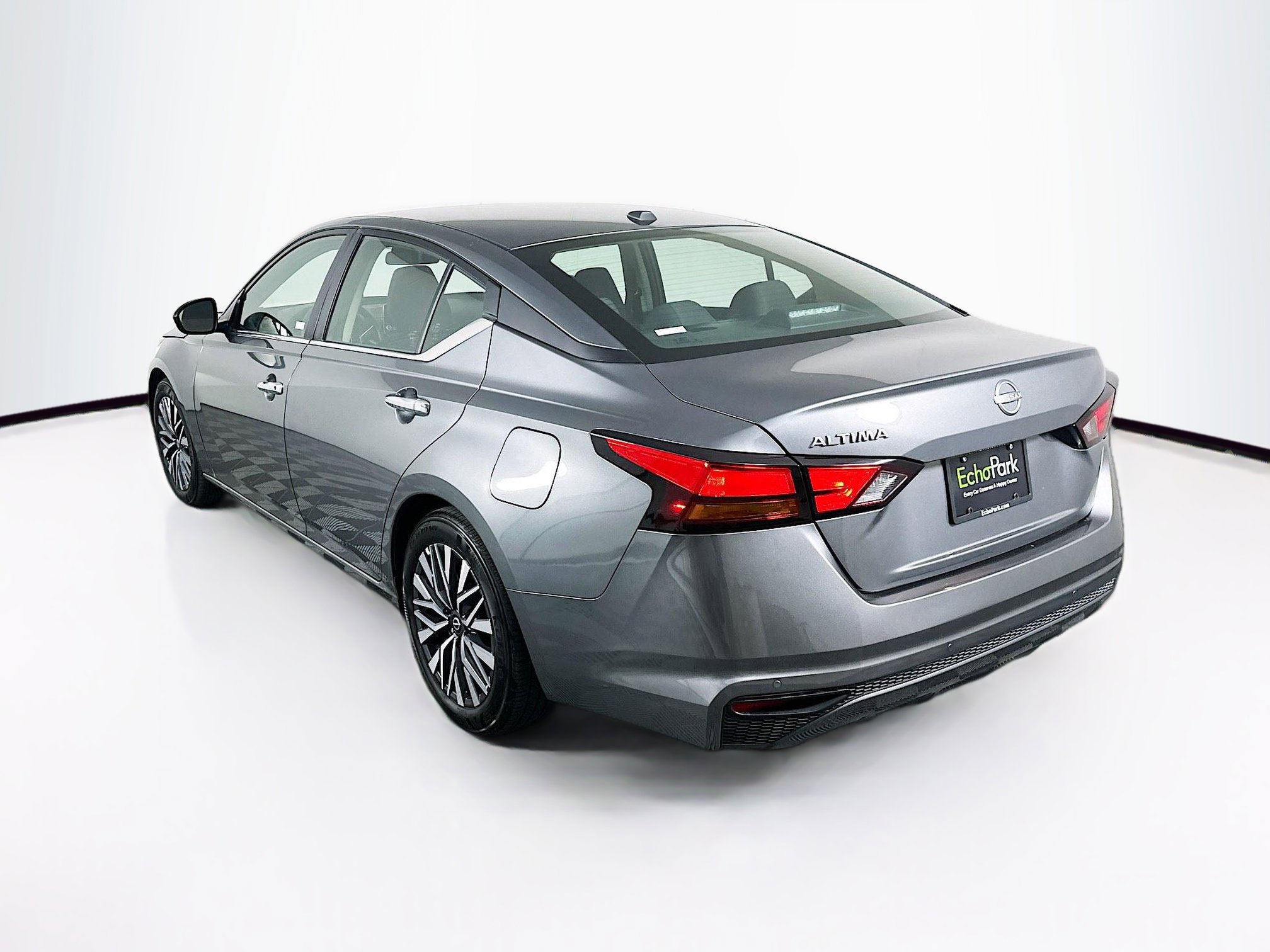 Used 2025 Nissan Altima 2.5 SV image 5