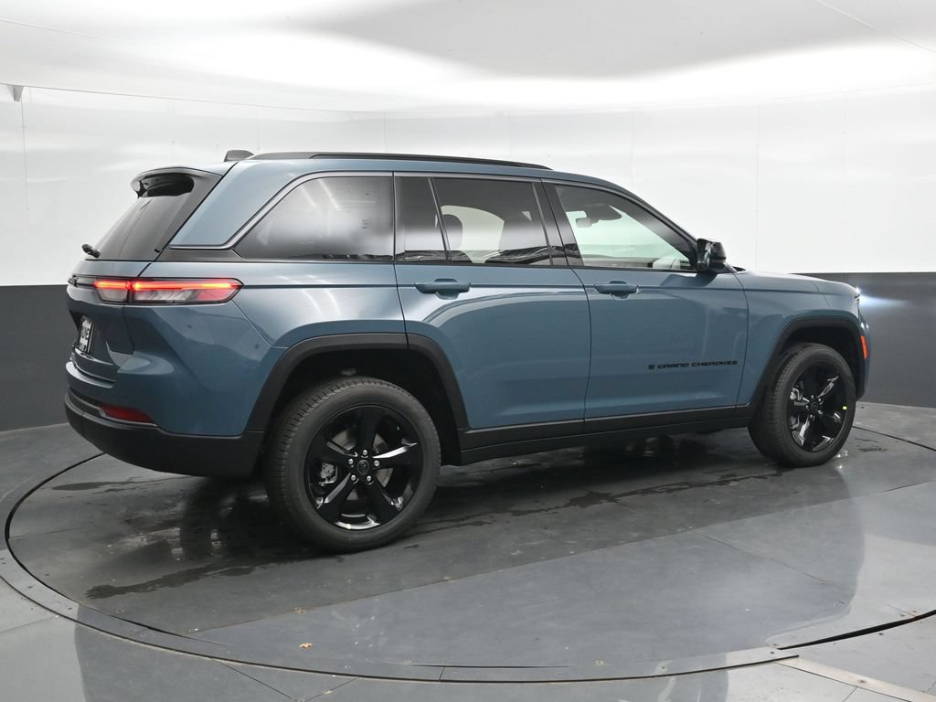 New 2027 Jeep Grand Cherokee Limited AWD/4WD image 4