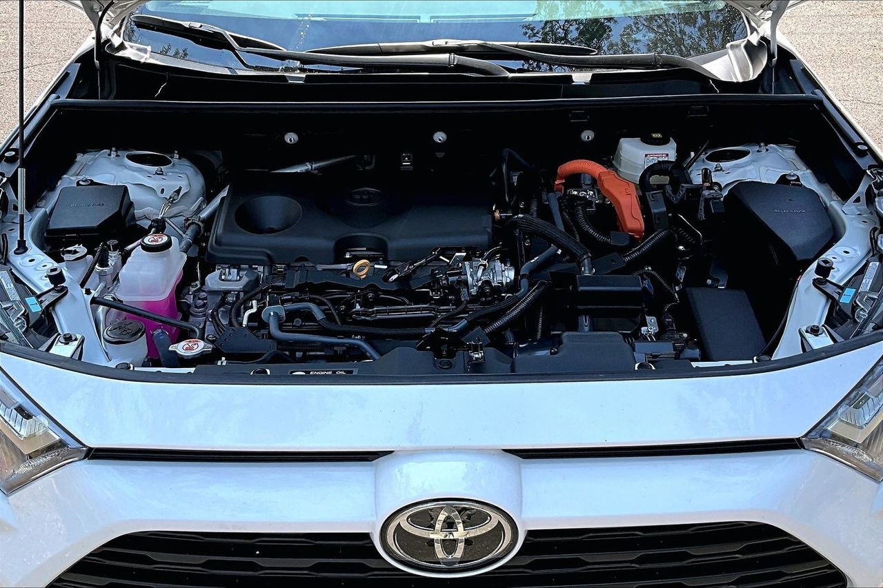 Used 2025 Toyota RAV4 XLE w/ Convenience Package image 31