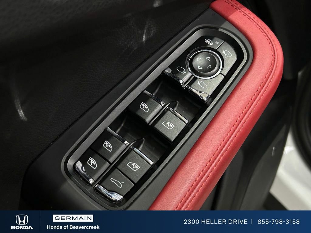 Used 2021 Porsche Macan AWD/4WD image 30