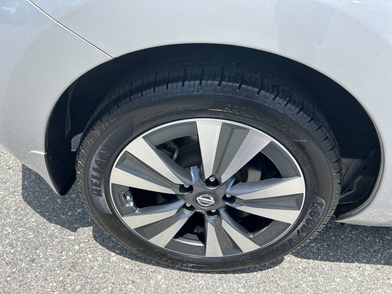 Used 2016 Nissan Leaf SV w/ Premium Package FWD image 14