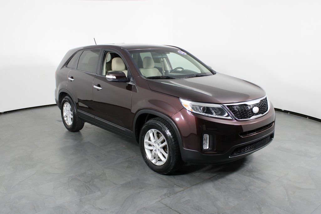Used 2014 Kia Sorento LX image 11