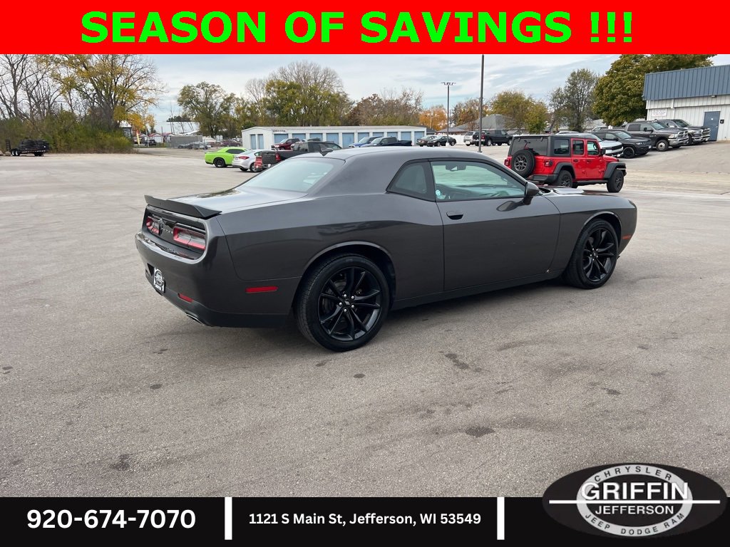 Used 2018 Dodge Challenger SXT Plus image 10