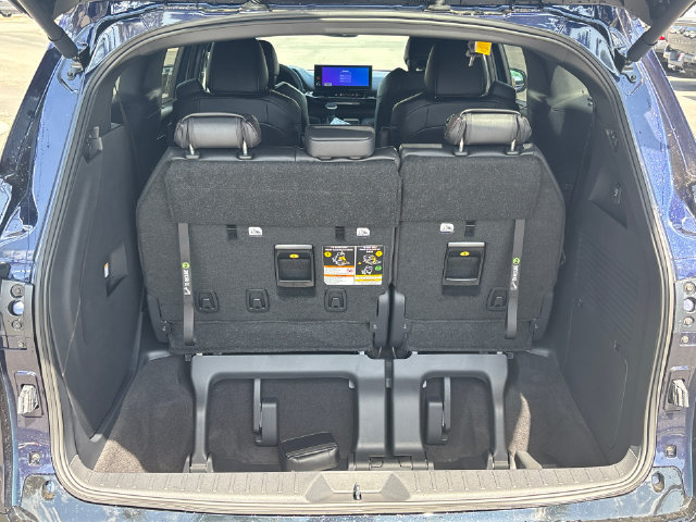 New 2026 Toyota Sienna XSE FWD image 10