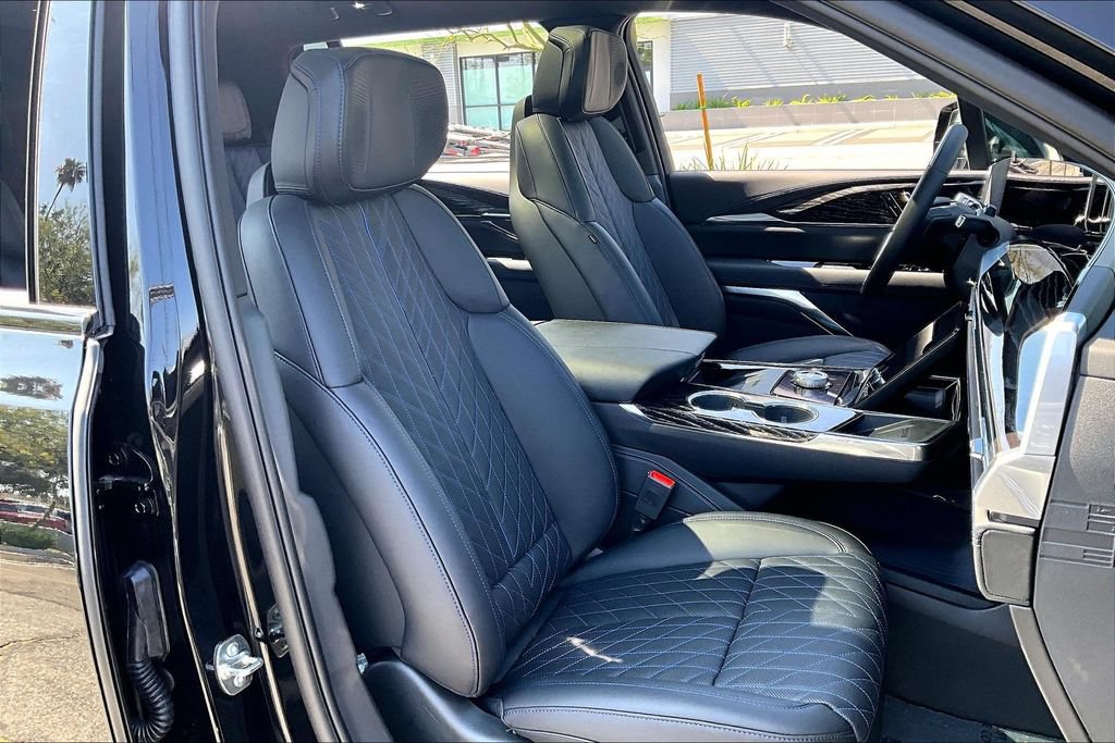 New 2026 Cadillac Escalade IQL Luxury w/ LPO, Floor Liner Package AWD/4WD image 34
